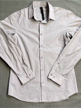 Lululemon Down To The Wire Long Sleeve Button Up Stretch Shirt XS Men’s Lavender